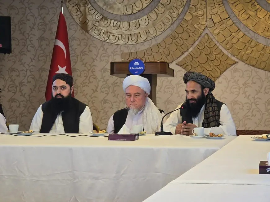 تصویر همان گزارش: هیات اعزامی وزارت امور مهاجرین: به مشکلات مهاجرین افغان مقیم ترکیه رسیدگی خواهد شد